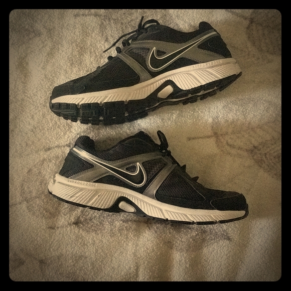 nike dart 9 trainers